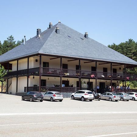 Complejo O Pineiral A Fonsagrada Hotell Exteriör bild