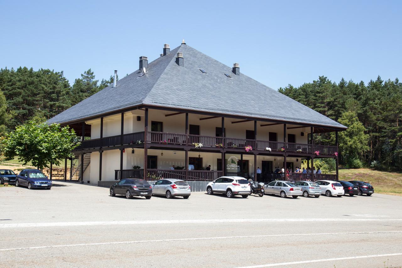 Complejo O Pineiral A Fonsagrada Hotell Exteriör bild