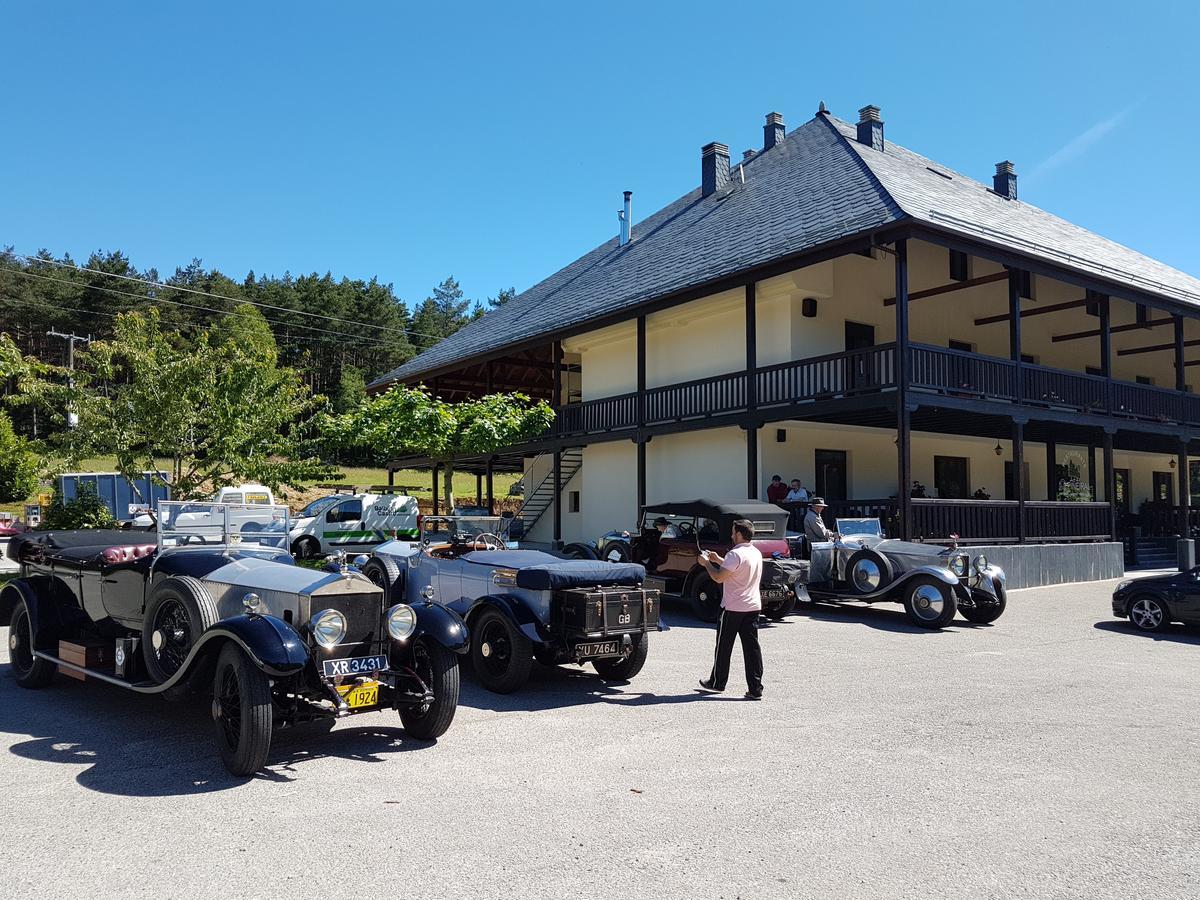 Complejo O Pineiral A Fonsagrada Hotell Exteriör bild