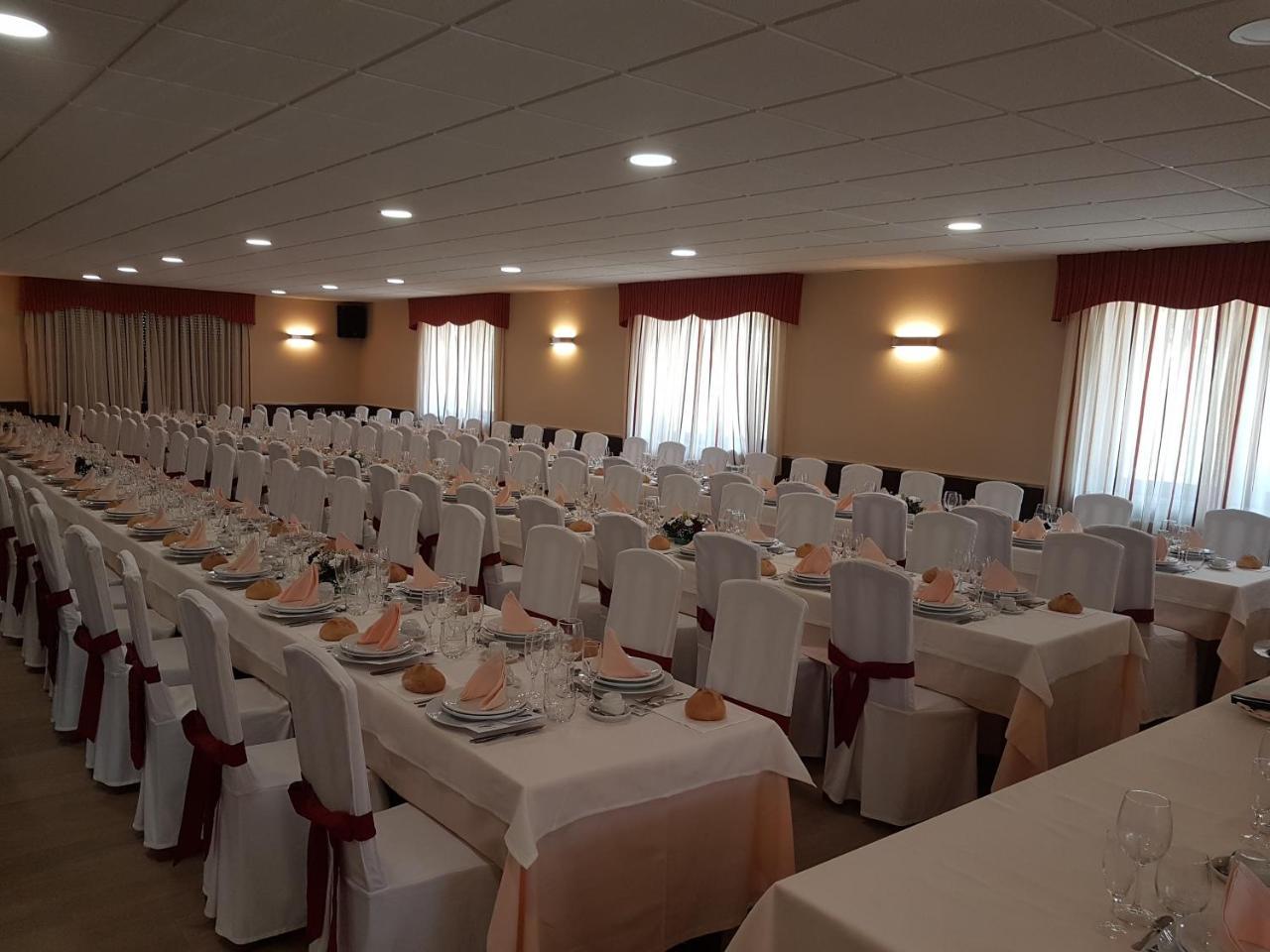 Complejo O Pineiral A Fonsagrada Hotell Exteriör bild