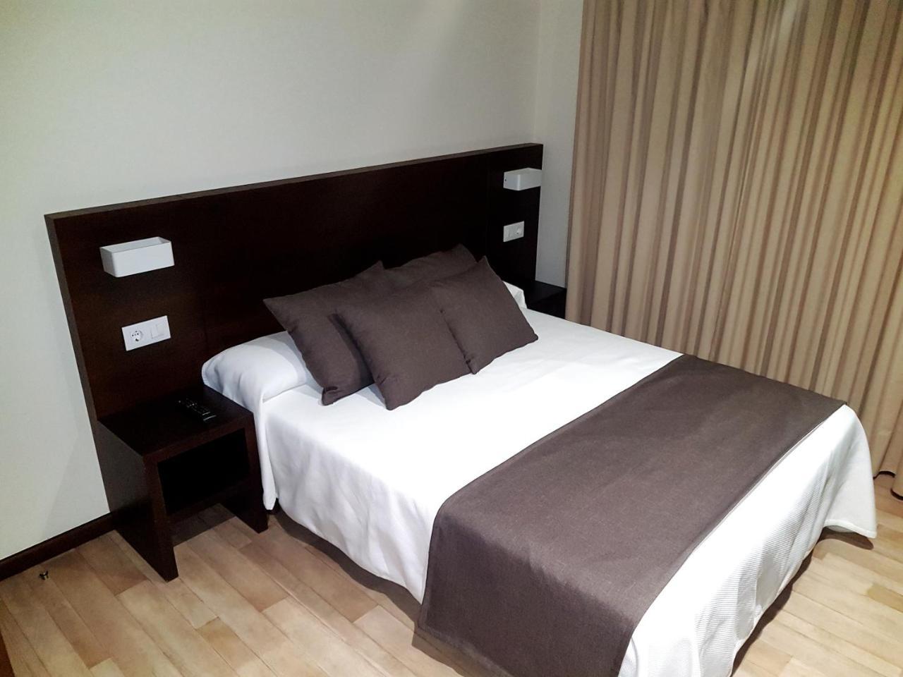 Complejo O Pineiral A Fonsagrada Hotell Exteriör bild
