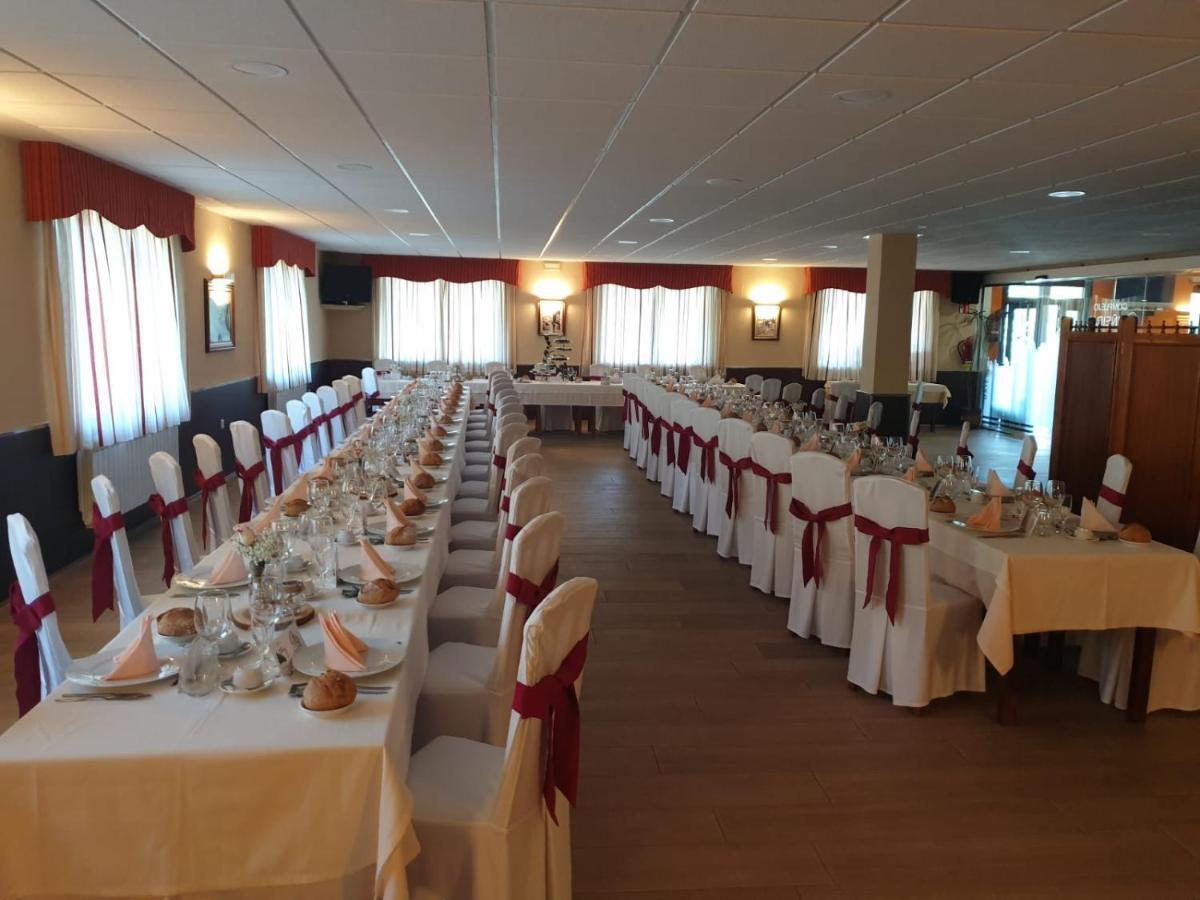 Complejo O Pineiral A Fonsagrada Hotell Exteriör bild