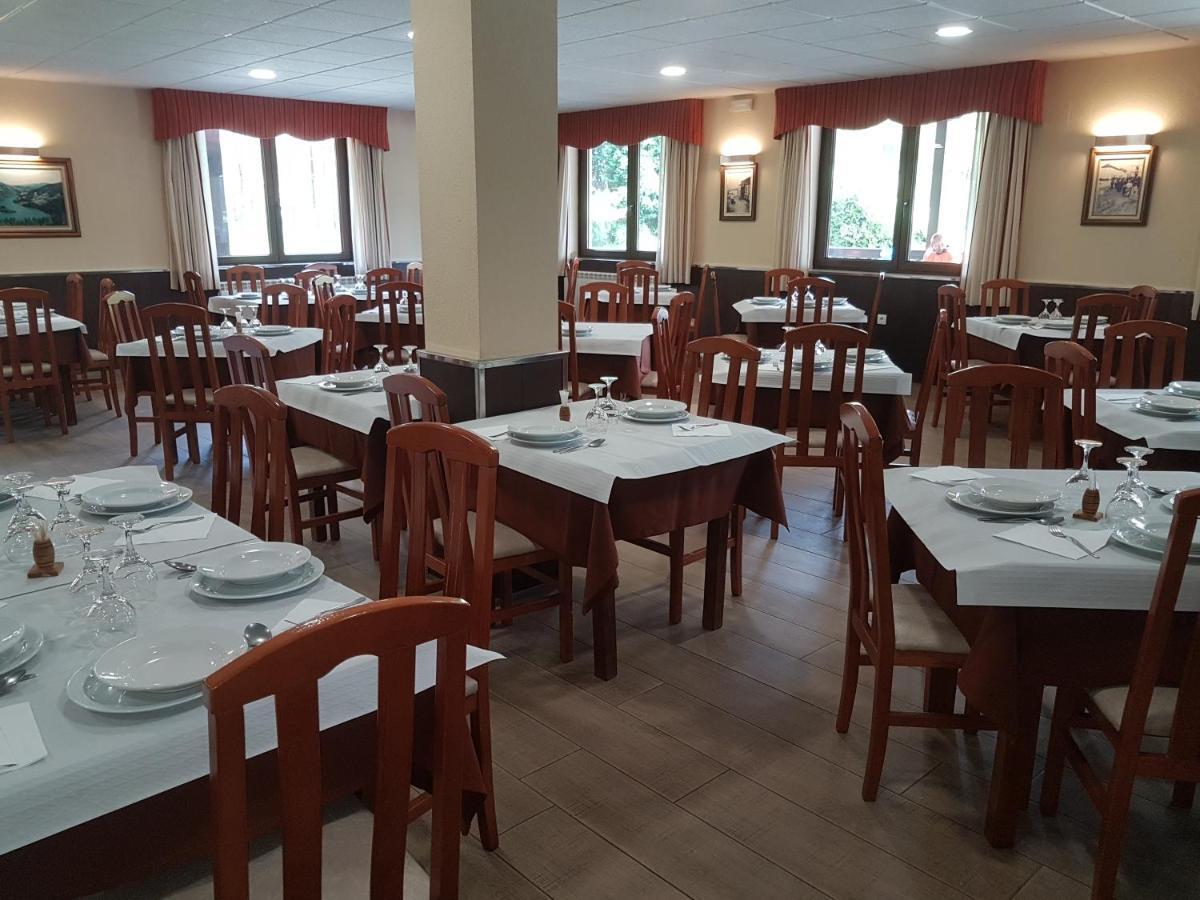 Complejo O Pineiral A Fonsagrada Hotell Exteriör bild